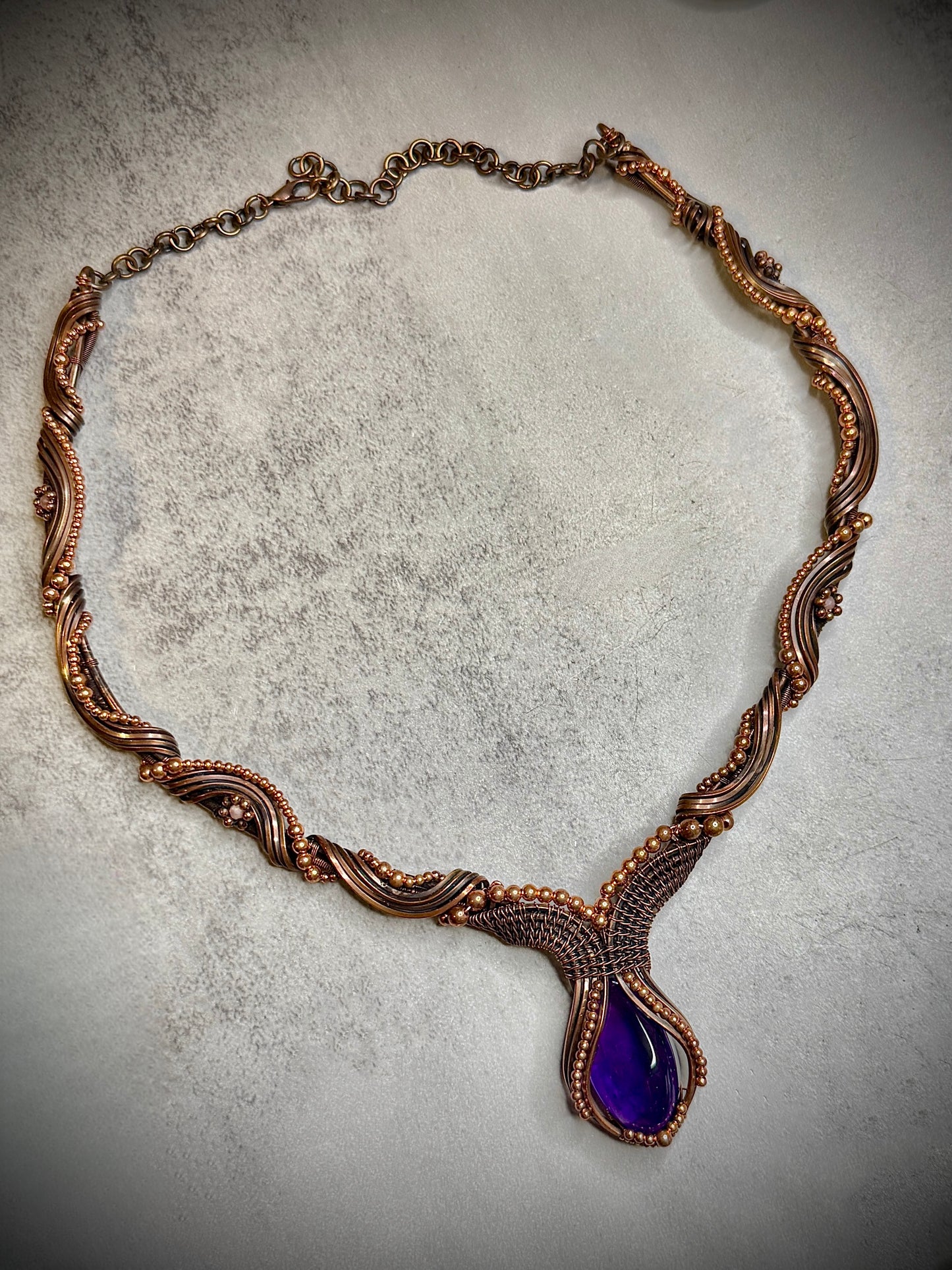 .Amethyst collar necklace